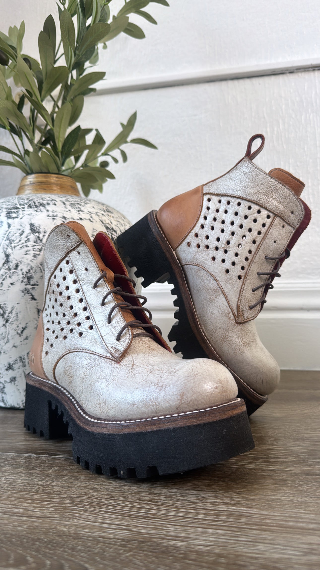 Bedstu Tanzania, Nectar Lux/ Tan Rustic